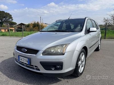 Usata Ford Focus S 110 CV (80 kW) 2005 Grigio Station wagon