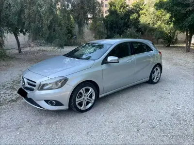 Usata Mercedes A180 Executive 109 CV (80 kW) 2014 Grigio Utilitaria