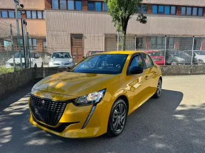 Usata Peugeot 208 Active 101 CV (74 kW) 2022 Giallo metallizzato Utilitaria