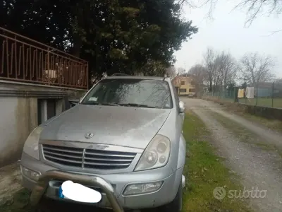 Usata SsangYong Rexton 165 CV (121 kW) 2005 Grigio SUV