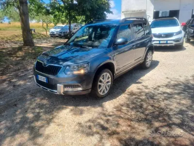 Usata Skoda Yeti Elegance 110 CV (80 kW) 2015 Grigio SUV