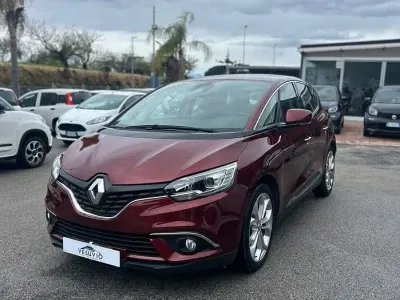 Usata Renault Scénic IV Zen 110 CV (80 kW) 2017 Rosso Monovolume