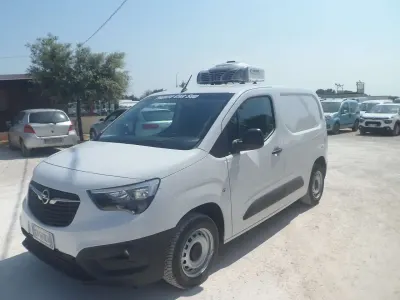 Usata Opel Combo 101 CV (74 kW) 2024 Bianco Monovolume