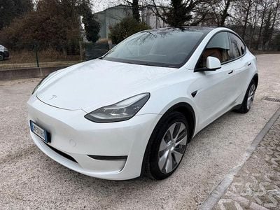 Usata Tesla Model Y Long Range AWD 378 kW (514 CV) 2023 Bianco SUV