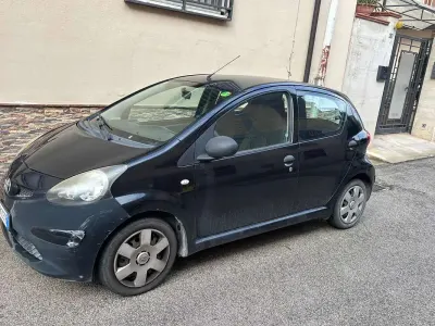 Usata Toyota Aygo 68 CV (50 kW) 2008 Nero Utilitaria