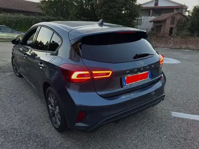 Usata Ford Focus ST-Line X 125 CV (91 kW) 2024 Blu/azzurro Berlina