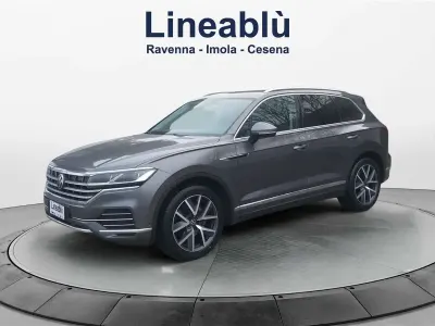 Usata VW Touareg Elegance 231 CV (169 kW) 2022 Grigio metalizzato scuro SUV
