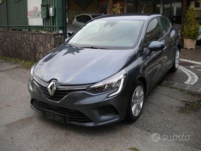 Usata Renault Clio V Business 101 CV (74 kW) 2021 Grigio Berlina