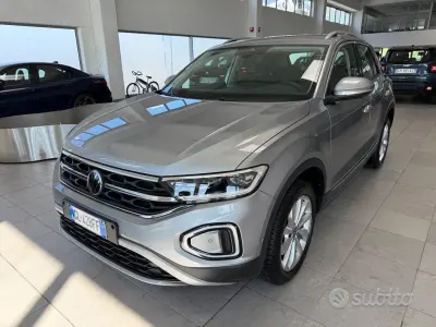 Usata VW T-Roc Style 150 CV (110 kW) 2022 Grigio SUV