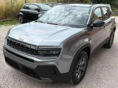 Nuova Jeep Avenger Longitude 110 CV (80 kW) 2026 Grigio SUV