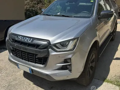 Usata Isuzu D-Max 163 CV (119 kW) 2022 Grigio Pick-up