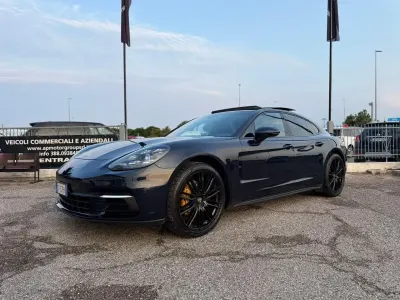 Usata Porsche Panamera 330 CV (242 kW) 2017 Blu Utilitaria