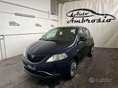 Usata Lancia Ypsilon Gold 69 CV (50 kW) 2018 Blu Utilitaria