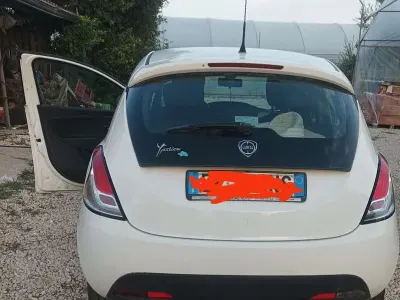 Usata Lancia Ypsilon 69 CV (50 kW) 2013 Utilitaria