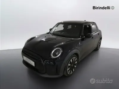 Begagnad Mini Cooper Business 136 HK (100 kW) 2022 Blå Halvkombi