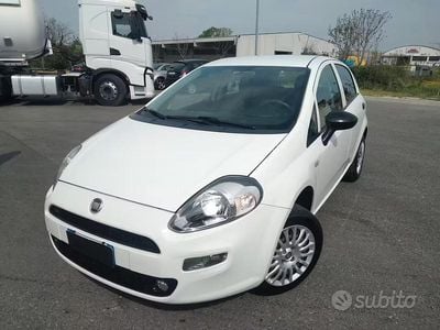 Usata Fiat Punto 77 CV (56 kW) 2017 Bianco Utilitaria