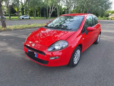Usata Fiat Punto Easy 69 CV (50 kW) 2013 Rosso Utilitaria