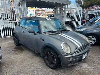 Usata Mini ONE 89 CV (65 kW) 2002 Grigio Utilitaria