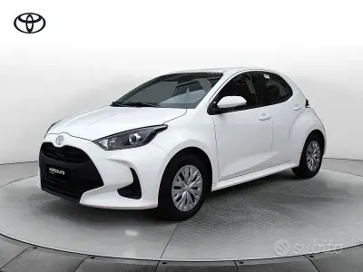 Nuova Toyota Yaris Hybrid Business Edition 2026 Bianco Berlina