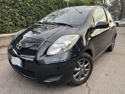 Other Usata 2011 Toyota Yaris Berlina | 4200 € (Buon prezzo)