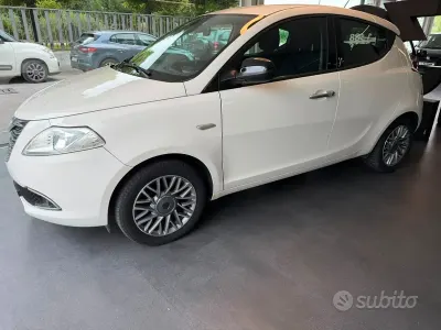 Usata Lancia Ypsilon Gold 69 CV (50 kW) 2013 Bianco Utilitaria