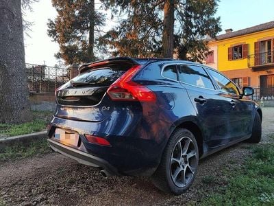 Usata Volvo V40 Ocean Race 190 CV (139 kW) 2015 Blu/azzurro Berlina