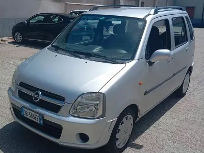 Usata Opel Agila Club 80 CV (58 kW) 2006 Grigio Utilitaria