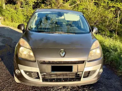 Usata Renault Scénic III Dynamique 110 CV (80 kW) 2011 Grigio Monovolume