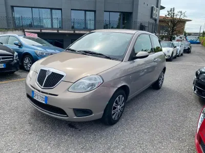 Usata Lancia Ypsilon 60 CV (44 kW) 2008 Oro Utilitaria