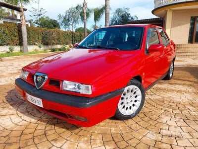 Usata Alfa Romeo 155 Super 149 CV (109 kW) 1996 Rosso Berlina