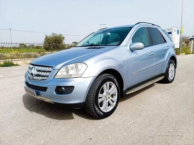 Usata Mercedes ML320 224 CV (164 kW) 2007 Grigio SUV