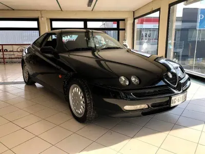Usata Alfa Romeo GTV 150 CV (110 kW) 1995 Nero Coupé