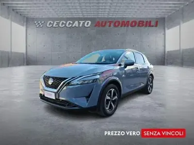 Usado Nissan Qashqai N-Connecta 140 CV (102 kW) 2023 Gris SUV