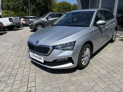 Usata Skoda Scala Ambition 110 CV (80 kW) 2023 Argento Utilitaria