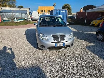 Begagnad Lancia Ypsilon 75 HK (55 kW) 2010 Grå Halvkombi