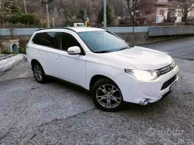Usata Mitsubishi Outlander 150 CV (110 kW) 2014 Bianco SUV