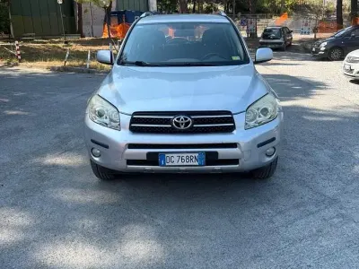 Usata Toyota RAV4 Luxury 136 CV (100 kW) 2007 Grigio SUV