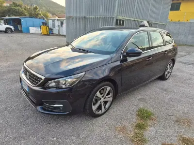 Usata Peugeot 308 131 CV (96 kW) 2019 Bluazzurro Station wagon