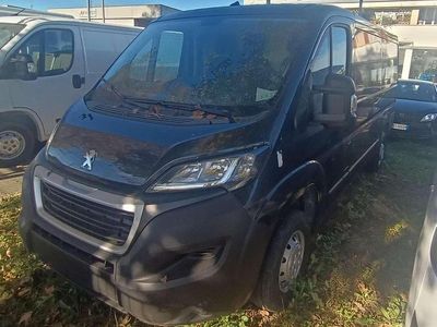 Usata Peugeot Boxer 120 CV (88 kW) 2023 Grigio metall Furgone