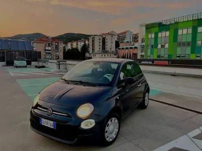 Usata Fiat 500 Dolcevita 69 CV (50 kW) 2020 Bluazzurro Utilitaria