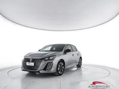 Usata Peugeot 208 Allure 101 CV (74 kW) 2025 Grigio Utilitaria
