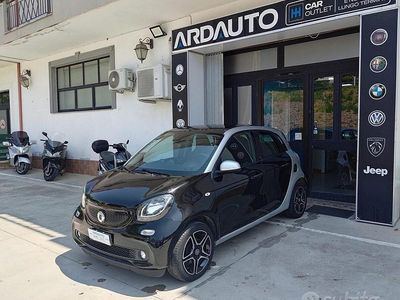 Begagnad Smart ForFour Passion 71 HK (52 kW) 2016 Svart Halvkombi