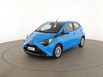 Usata Toyota Aygo X-play 72 CV (52 kW) 2019 Blu Utilitaria