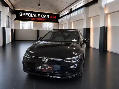 Usata VW Golf VII R-line 150 CV (110 kW) 2021 Nero Utilitaria