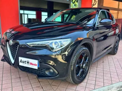 Usata Alfa Romeo Stelvio Super 209 CV (153 kW) 2017 Nero SUV