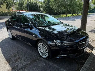 Usata Opel Insignia Sport 136 CV (100 kW) 2017 Blu/azzurro Berlina