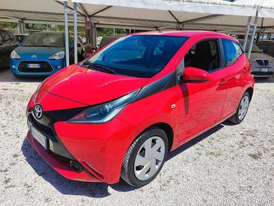 Usata Toyota Aygo Cool 69 CV (50 kW) 2016 Rosso Utilitaria