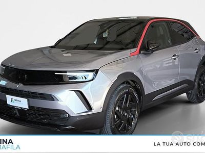 Usata Opel Mokka GS Line 101 CV (74 kW) 2023 Grigio chiaro/tetto nero SUV