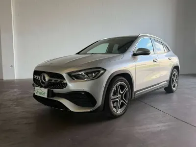 Usata Mercedes GLA200 AMG line 150 CV (110 kW) 2022 Silver metallizzato SUV