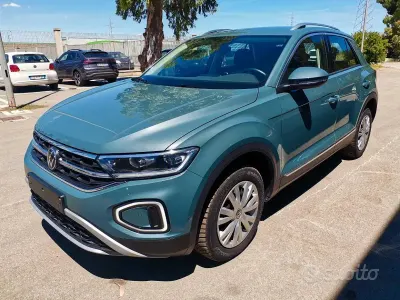 Usata VW T-Roc Style 150 CV (110 kW) 2022 Blu SUV